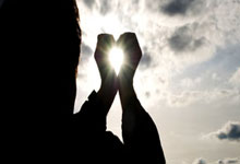 荣耀时刻，燃情瞬间：冠军荣耀，与你同在！