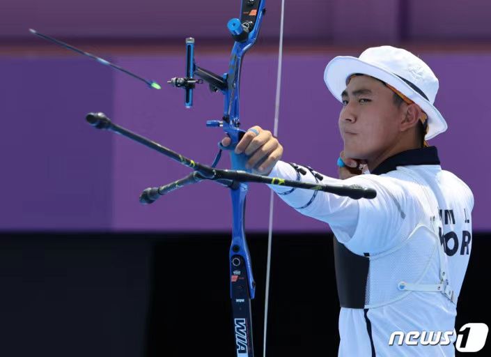 韩国射箭选手稳定发挥夺得第一名